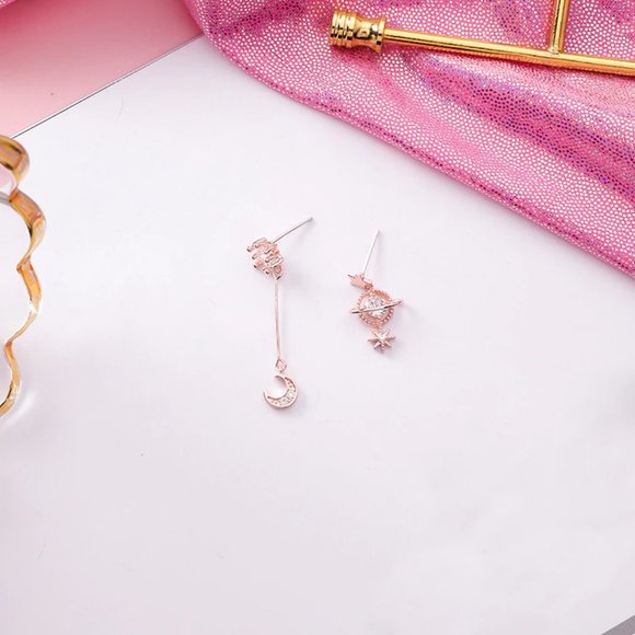 ✨NEW!✨ Star and Moon 🌙  Rose Gold Earrings! - Picture 2 of 7